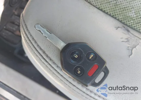 2011 Subaru Outback 2.5I Limited из США, поврежденный, VIN 4S4BRBLC3B3337565